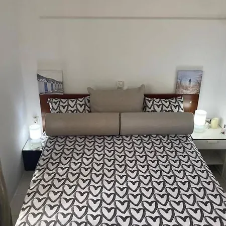 Apartman Old King's House